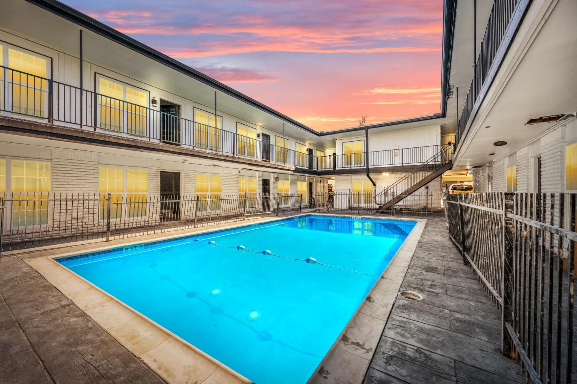 Comfortable 2Br Apt In Vibrant Houston Heights Εξωτερικό φωτογραφία