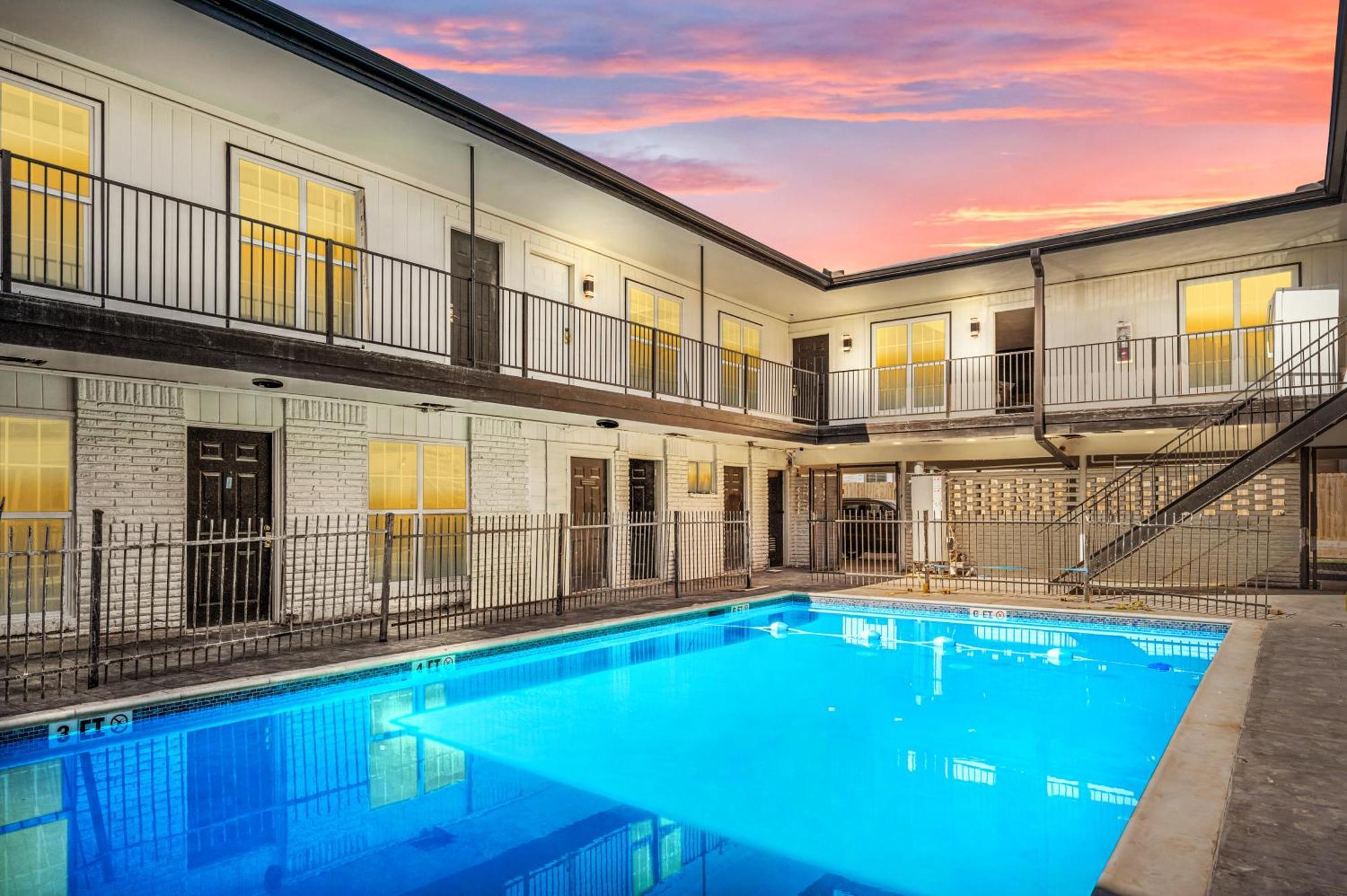 Comfortable 2Br Apt In Vibrant Houston Heights Εξωτερικό φωτογραφία